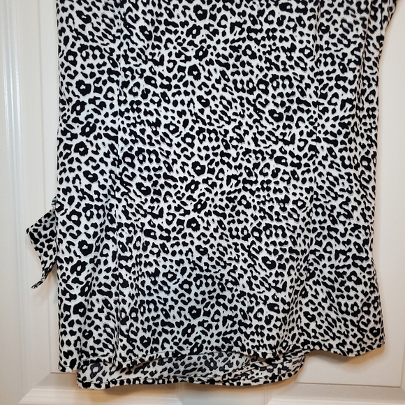 Express Design Studio wrap top Sz L NWOT - Picture 5 of 8